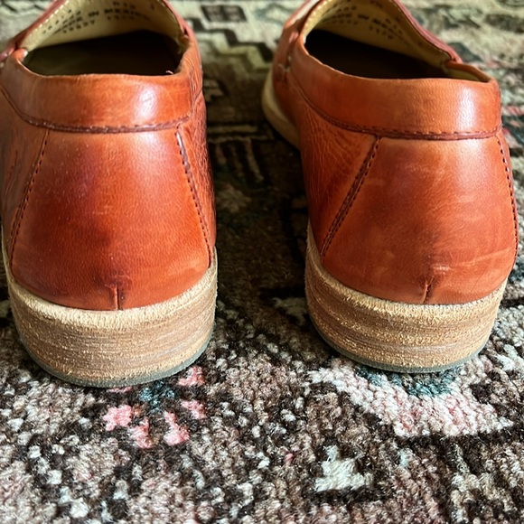 Frye Orange leather penny loafers. Size 7 1/2. Like new condition. - Picture 4 of 8